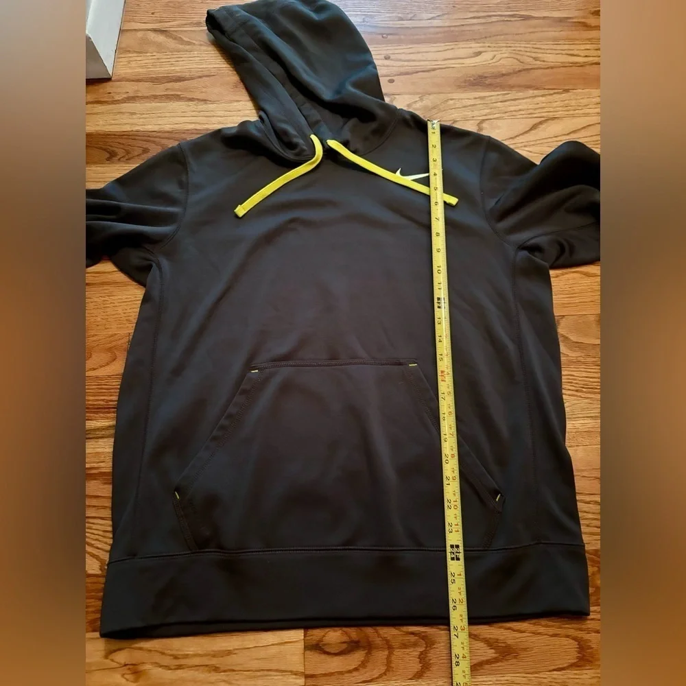 Nike THERMA-Fit Hoodie Medium. Gray with Neon Yellow accents